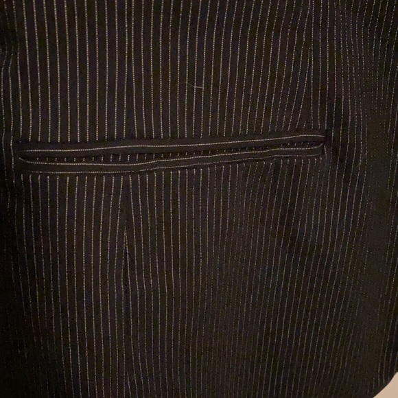 Blazer - Picture 4 of 7